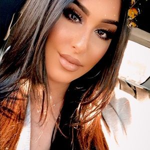 Meet your Posher, Adriana